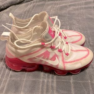 Women’s size 7 Nike VaporMax